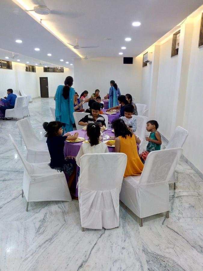 Hotel Sar Kamla Dham Skd Vrindavan Fully Vaccinated Staff Екстер'єр фото